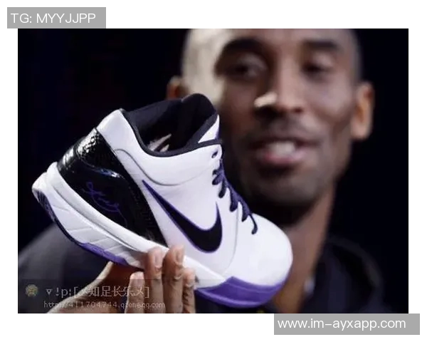 克拉克谈签名鞋科技超越Kobe5和6引发球迷热议 克拉克谈签名鞋科技超越Kobe5和6引发球迷热议