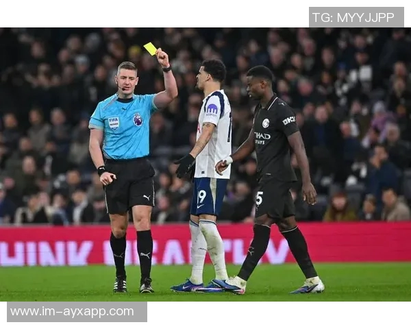 曼城中卫危机加剧仅剩阿克胡桑诺夫召回小将并有意引进格伊